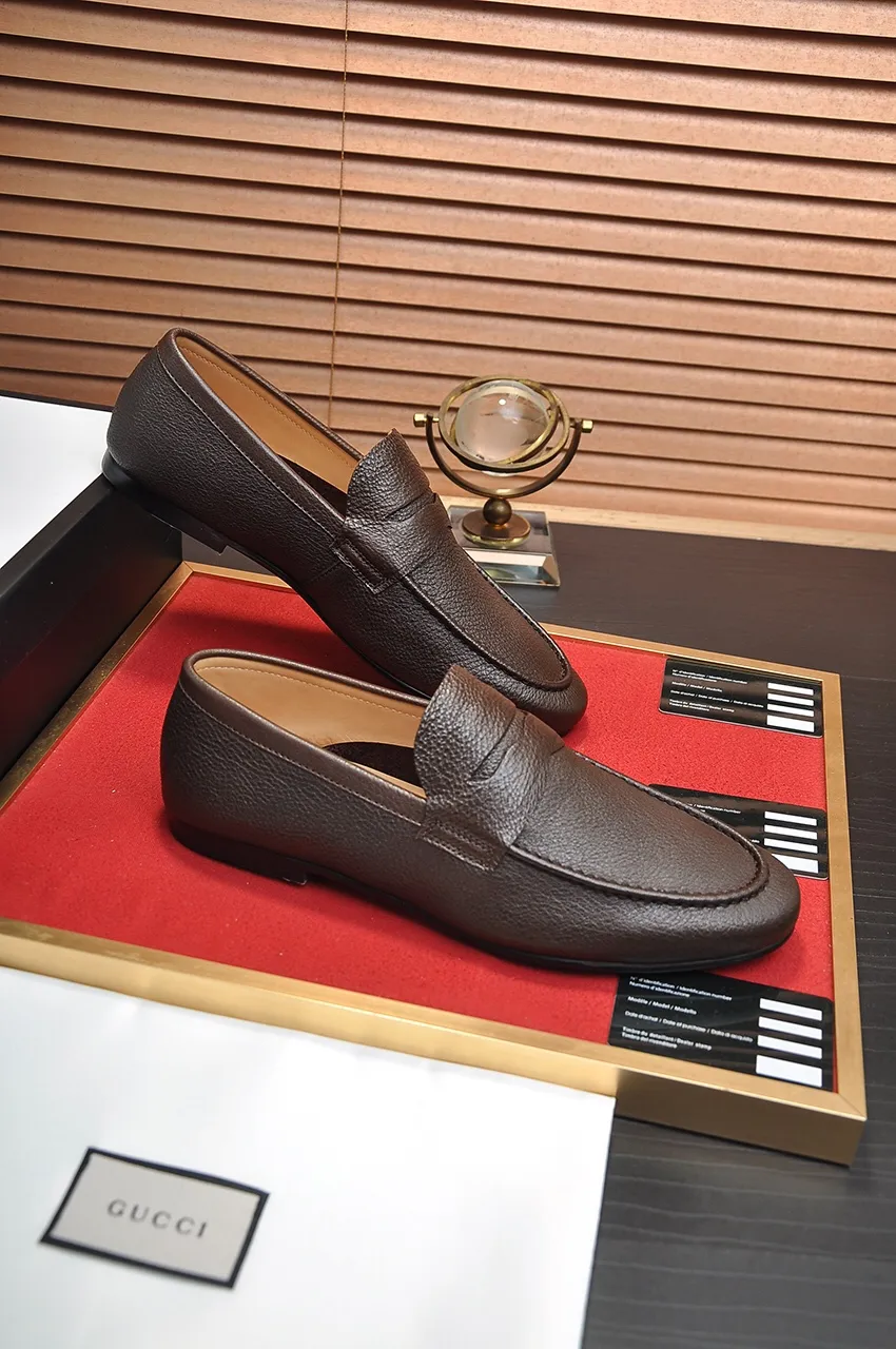Men's shoes 💰520💶【GUCCI】 (High-end Niuli) New 🍀Gucci* - top version Gucci Peas shoes! Made of imported original cowhide, the inner top layer is comfortable cowhide lining! Original wear-resistant rubber outsole! High quality products! Code number 38-44!